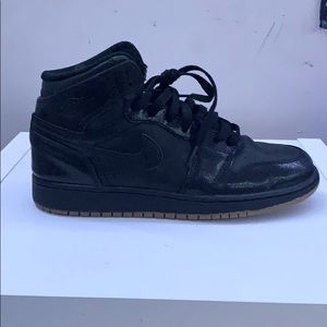 Air Jordan 1 retro black gum